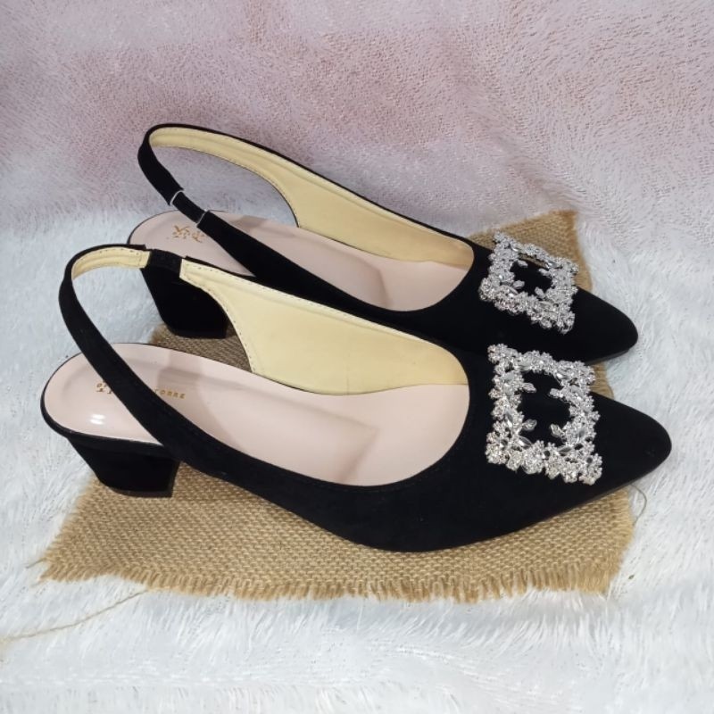 SANRIRINTOJAYASHOP SEPATU SENDAL WANITA UKURAN JUMBO 5CM UKURAN 41-42-43-44-45 YNK-002