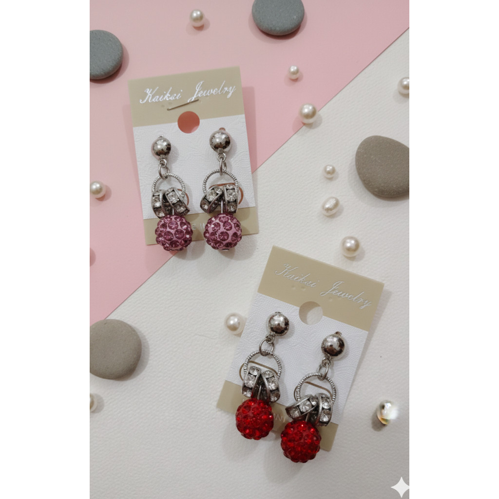 Anting-anting menjuntai dengan bola kristal Ps