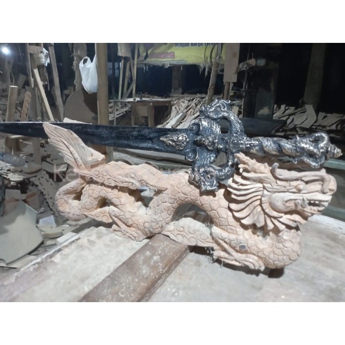 pdang naga kembar pandito terbang legendaris majapahit temuan di candi ratu bajang  KJ56345