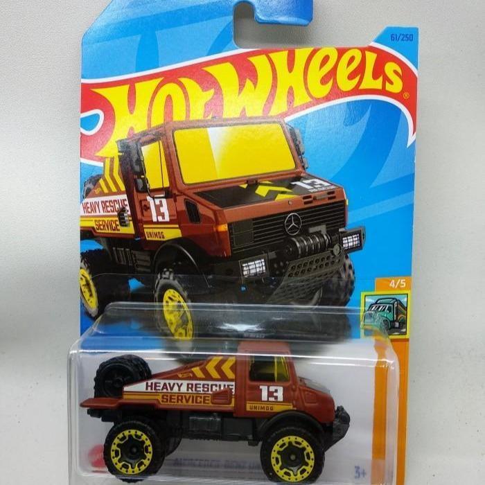 Diecast Hot Wheels MERCEDES-BENZ UNIMOG 1300 Skala 64