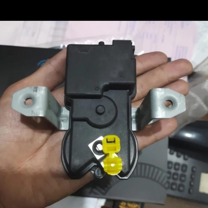 Switch sentral lock pintu bagasi Kuda. otomatis sentral lock bagasi bermutu