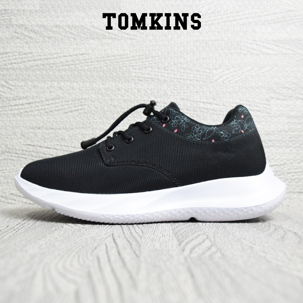TOMKINS Wotchi - Hitam Putih Sepatu Sekolah Wanita