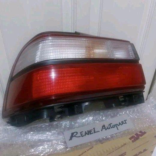 Lampu stop lamp belakang Toyota Great Corolla AE101 TYC TERLARIS