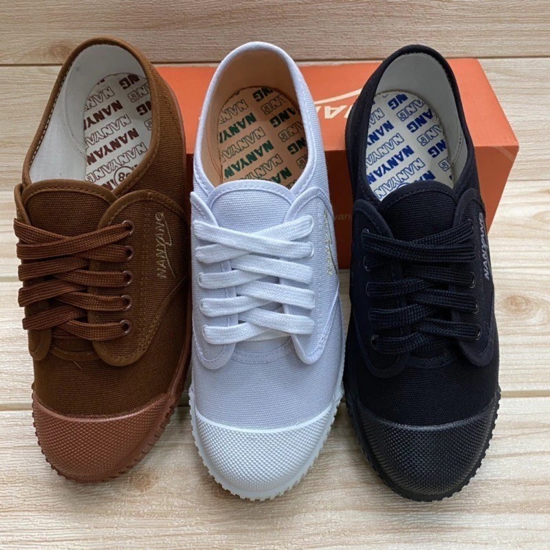 SEPATU TAKRAW NANYANG THAILAND Warna Putih Hitam