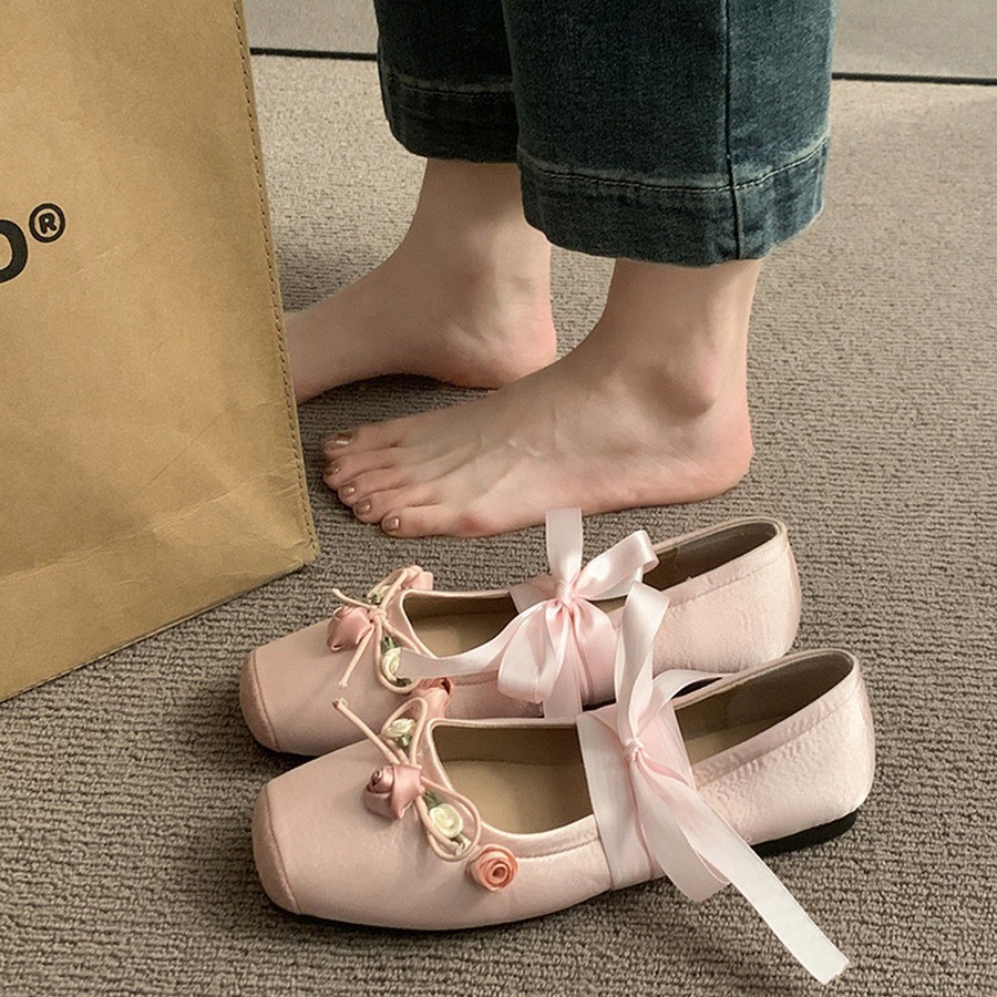 Pink shallow square-toed flat shoes for women, 2026 new spring and autumn ballet shoes, Chanel-style