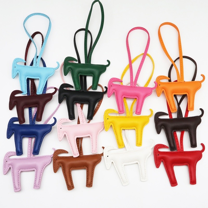 PU Leather Cute Simulation Black White Goat Mountain Lifelike Key a For Women Men Kid ildren Bag Pen