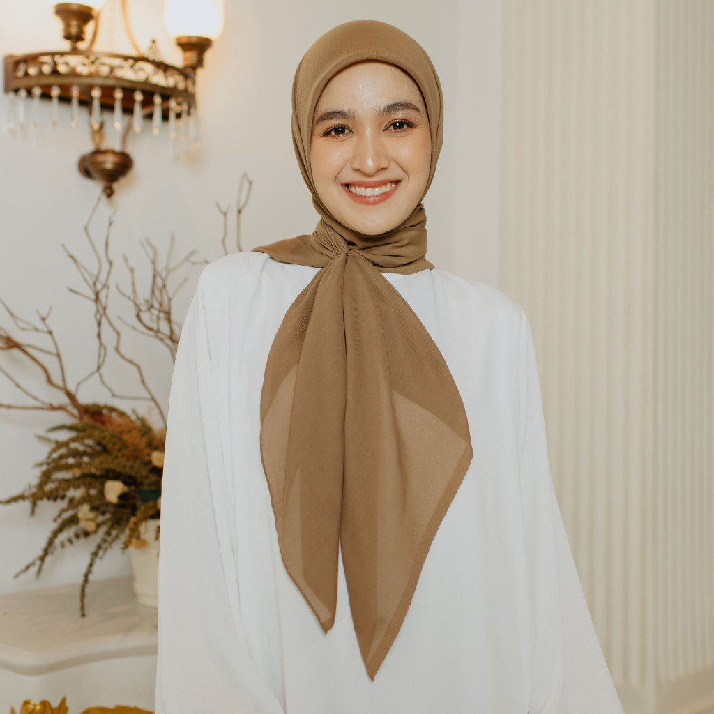 Lozy Hijab - Voal Signature Square Lozy X Cut Syifa (Hijab Segiempat Unfinished Bahan Voal Premium)