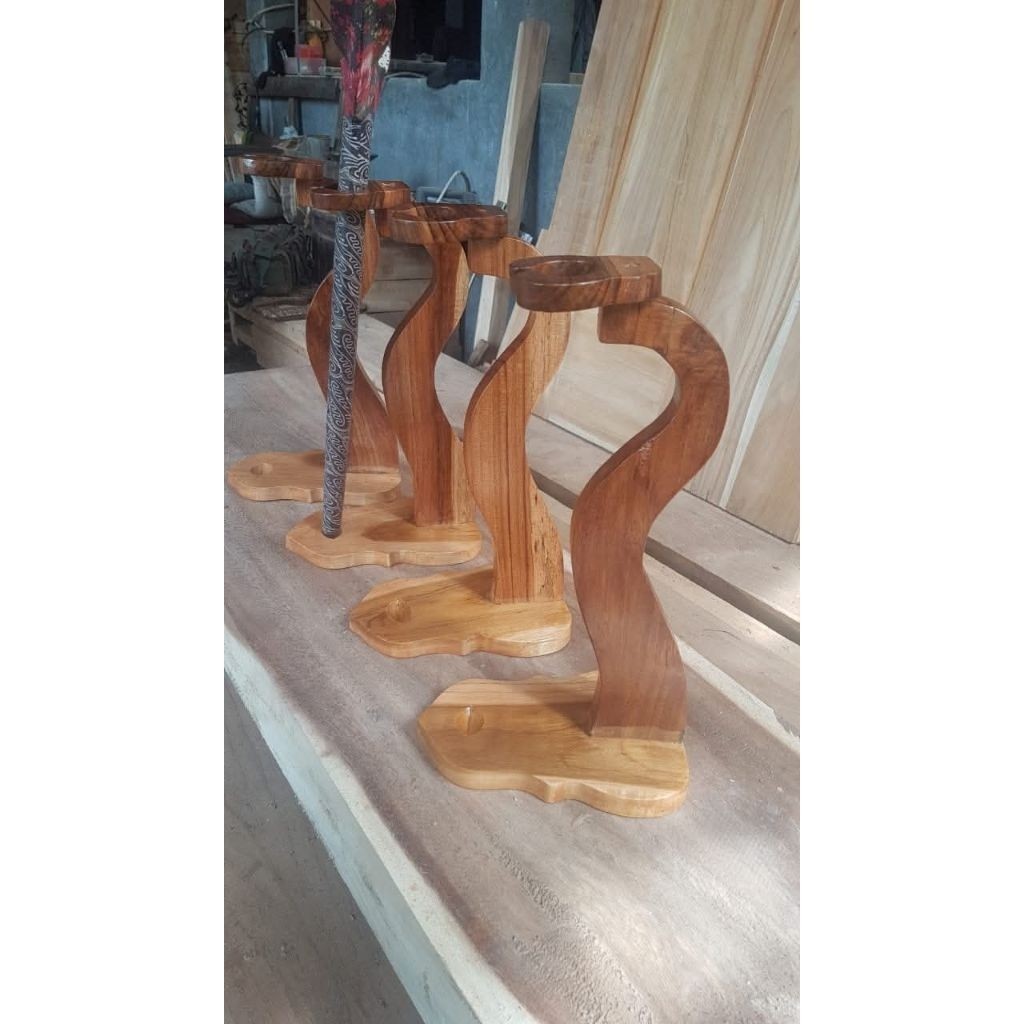 Jagrak keris tmbk keris utk meja NR33+ bk keris megantara gligir nomnoman pb