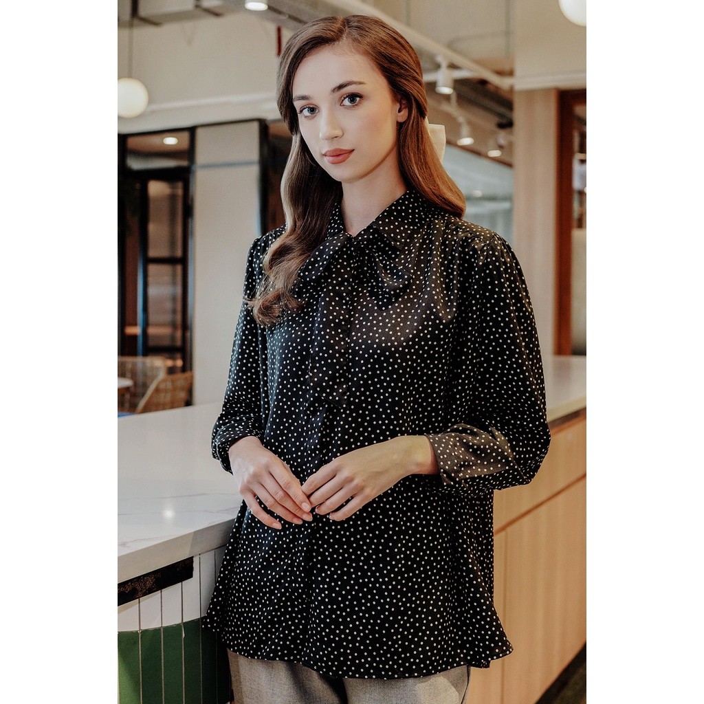 Benang Jarum Remi Shirt - Black