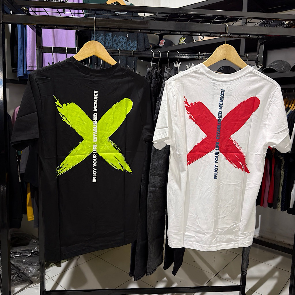 AMD 901 KAOS JUICE EMATIC PRIA HITAM PUTIH LENGAN PENDEK KATUN