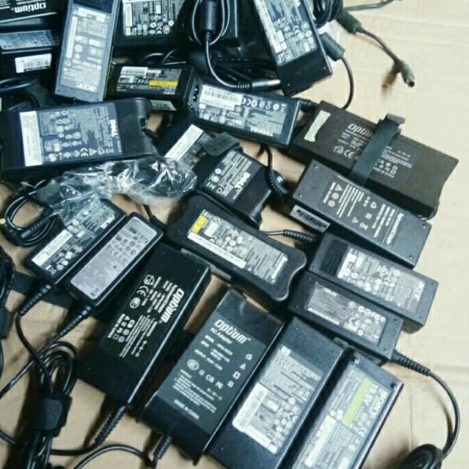 Adaptor Charger Laptop AC Power bekas Garansi
