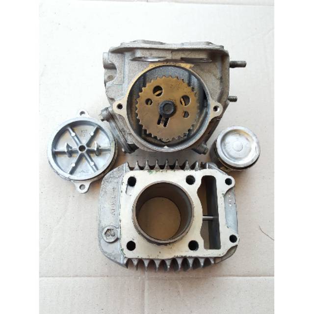 Block cylinder head kop Supra X 125 FI / Supra X 125 Helm in FI blok piston seher boring head klep