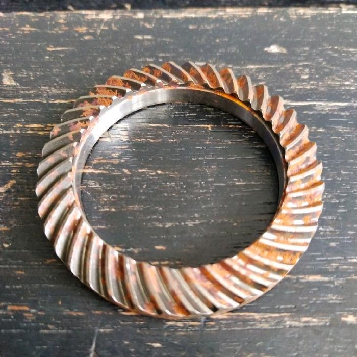 Spiral Bevel Gear GA4040 (38 gigi) Makita Original 2275926