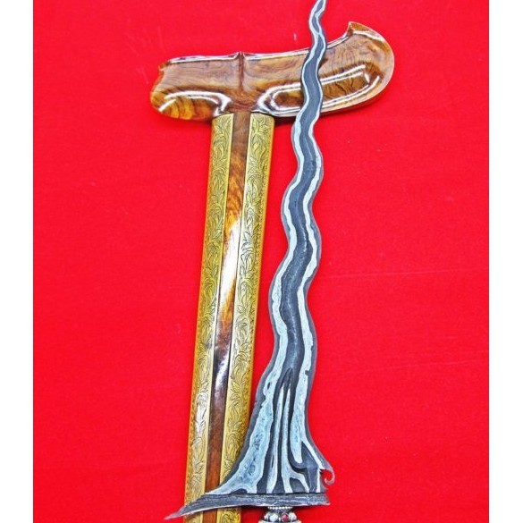 Pusaka Hamengku Buwana (HB) Keris Kanjeng Kyai Sengkelat Luk 13 Ori