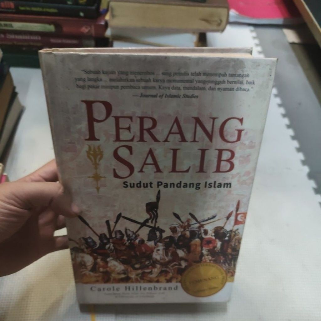 Buku Perang Salib Sudut pandang Islam by Carole Hillenbrand Original Hardcover