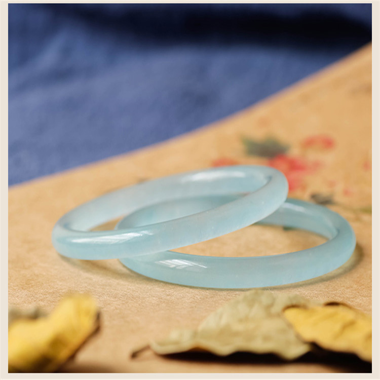 Liontin giok Myanmar gelang gaya gadis gelang giok es bulat tipis gelang giok air jernih