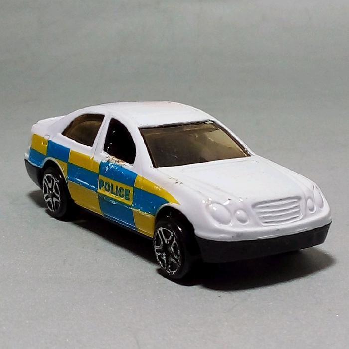 Diecast Mercedes Benz E Class W211  mercy no brand skala 1:66