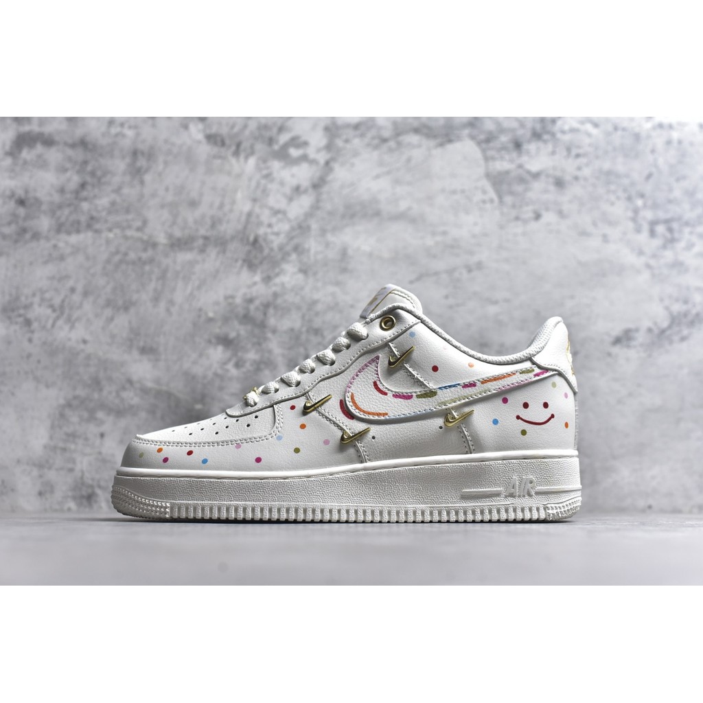 Custom Nike Air Force 1 Permen Smile - Putih, Sepatu Wanita Low Top Fashion Anti Aus Versatile