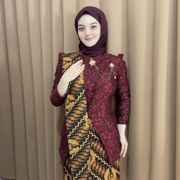 Kebaya Janggan Jawa Jayanti Wanita Elegan Sudah Termasuk Bross - Maroon, S, Atasan Kebaya Saja
