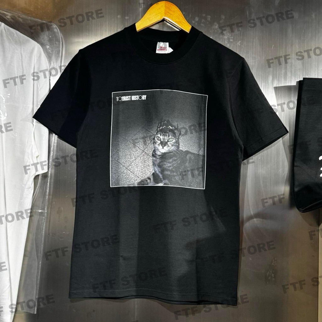TWO DOOR CINEMA CLUB - TOURIST HISTORY TSHIRT BLACK Kaos Pria