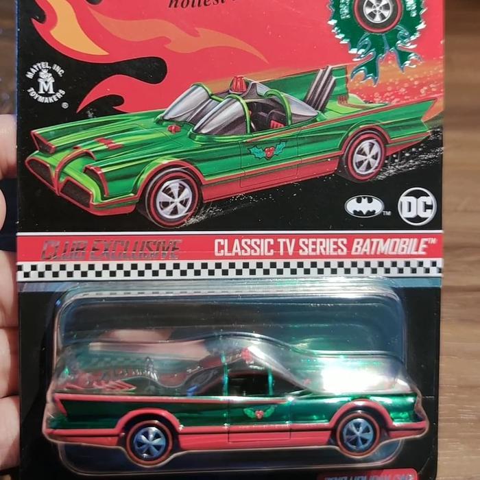 hotwheels hot wheels batmobile batman batmobil holiday edition rlc red