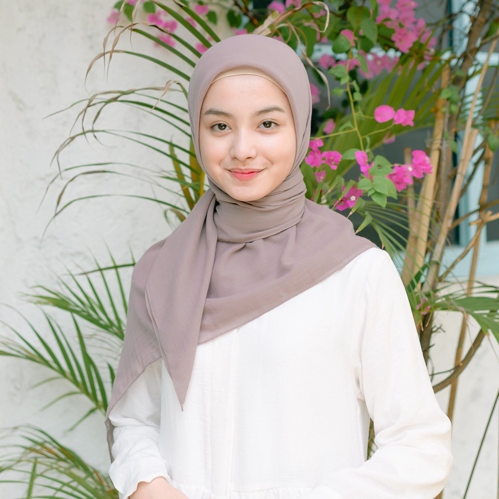 Lozy Hijab - Mima Square (Hijab Segiempat Segi empat Bahan Katun)