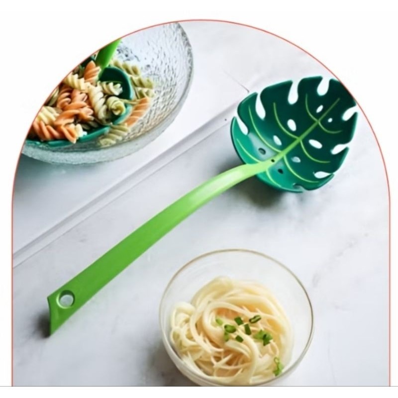 RR-  Sendok Saringan Mie Bentuk Daun Hijau Multifungsi / Sendok Sayur Centong Lubang Unik