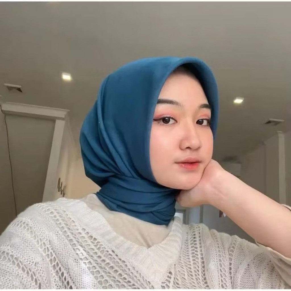 BELLA SQUARE Jilbab hijab segi empat warna Emerald Blue
