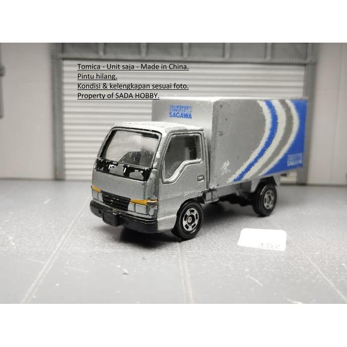 No. 83 Isuzu Elf Sagawa Express Truck Tomica Diecast Miniatur