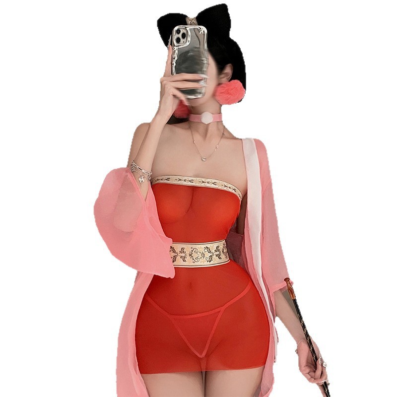 Mengenakan kostum tradisional Hanfu