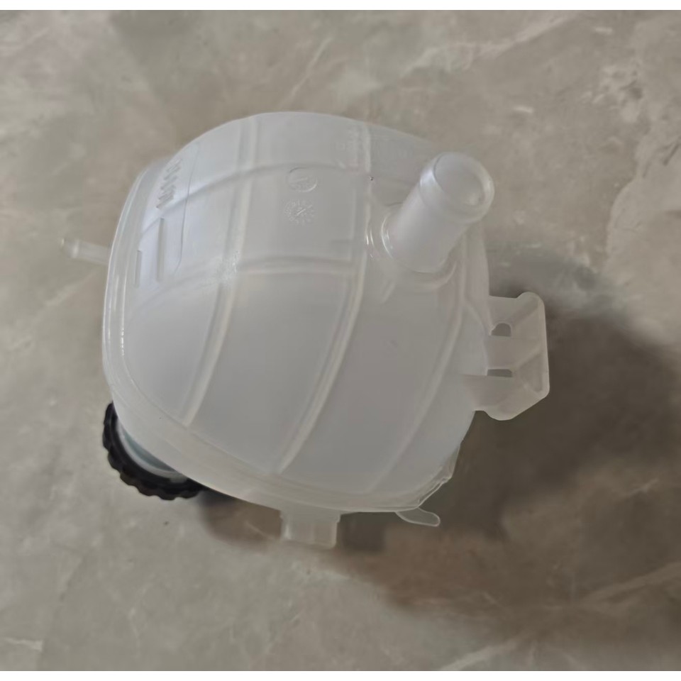 Radiator auxiliary water kettle, refilling water kettle FOR BAIC   BJ40L