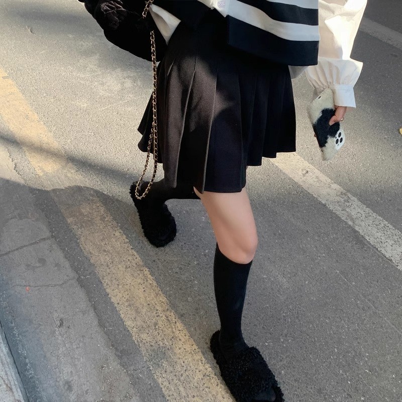 Skirt hitam, skirt pendek ukuran A