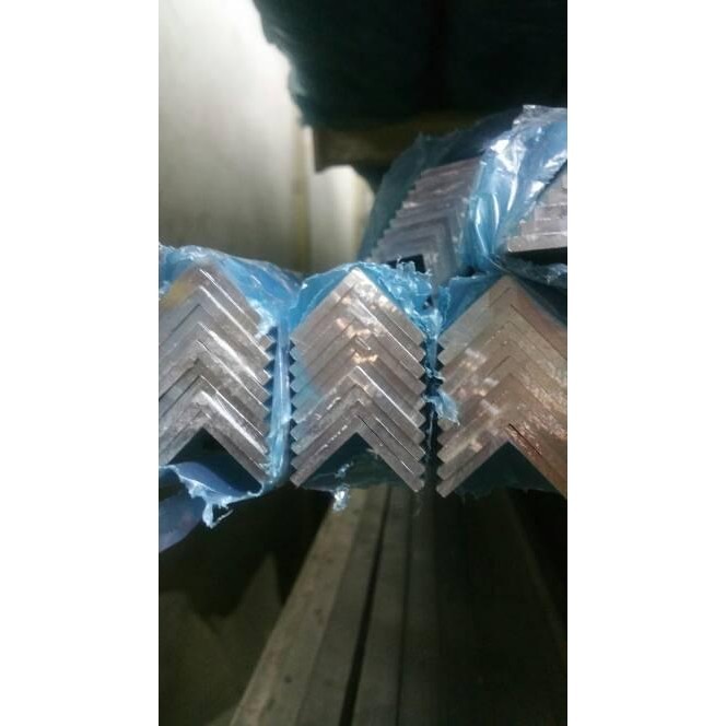 siku aluminium 40 x 40 x 4 x 500 alumunium