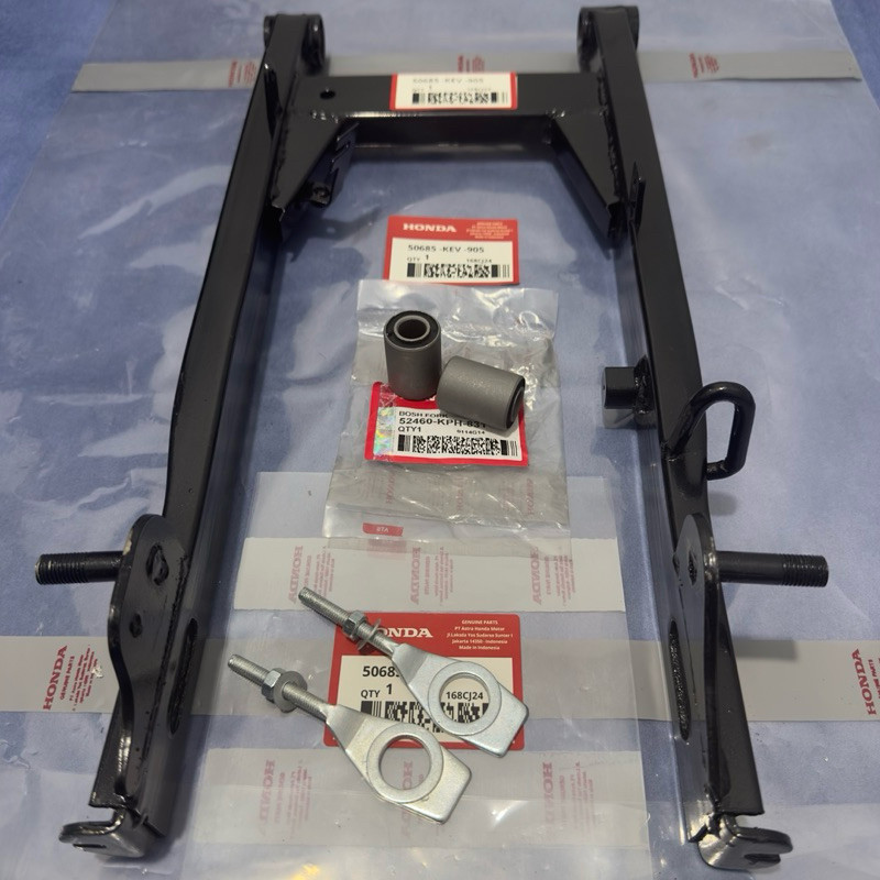 SWING ARM KOMPLIT HONDA ORIGINAL  SUPRA X 125 INJEKSI DABEL DIS/CAKRAM BELAKANG