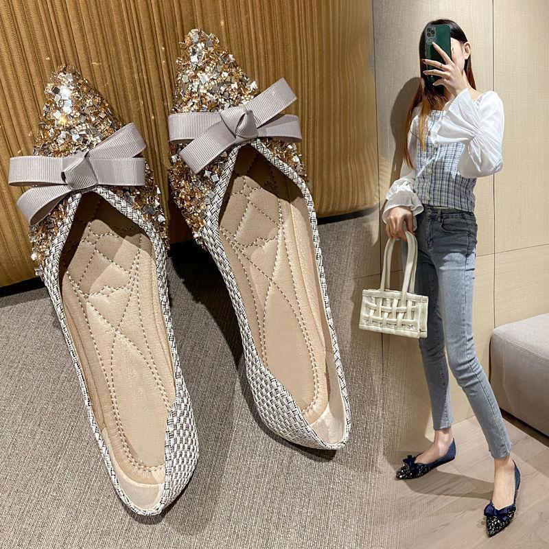 Sepatu Wanita Ujung Runcing Rhinestone Flats Baru Gaya Korea Serbaguna Sepatu Flat Terinspirasi Chan