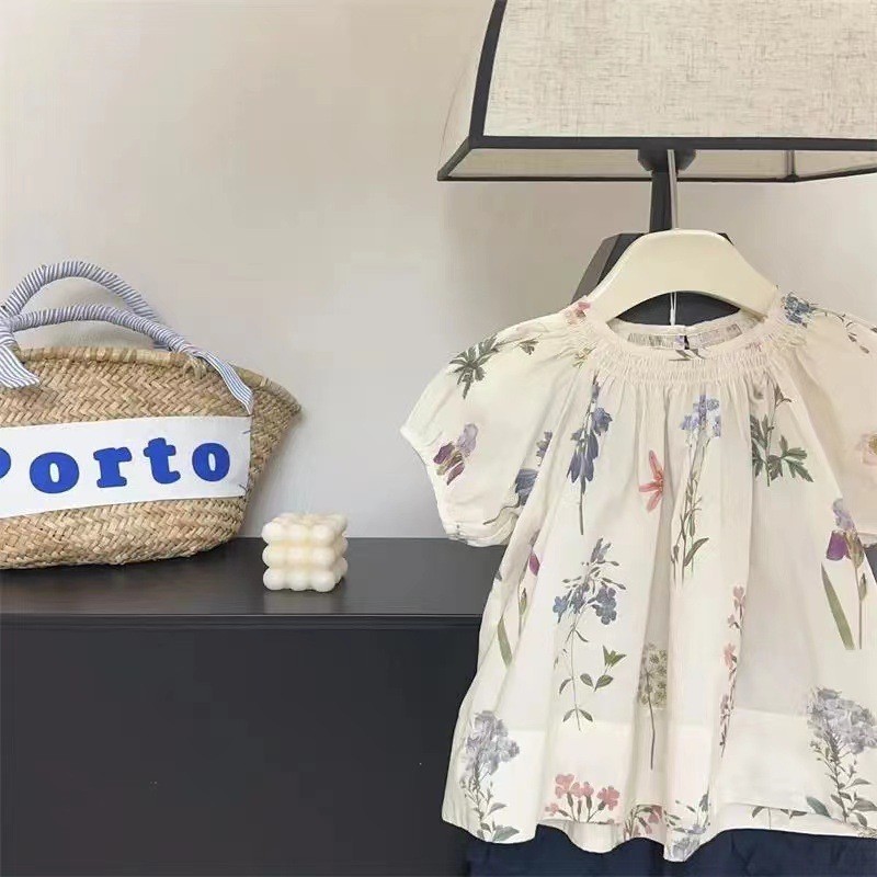 Mentari Kecil Kemeja motif bunga bergaya Korea untuk anak perempuan.