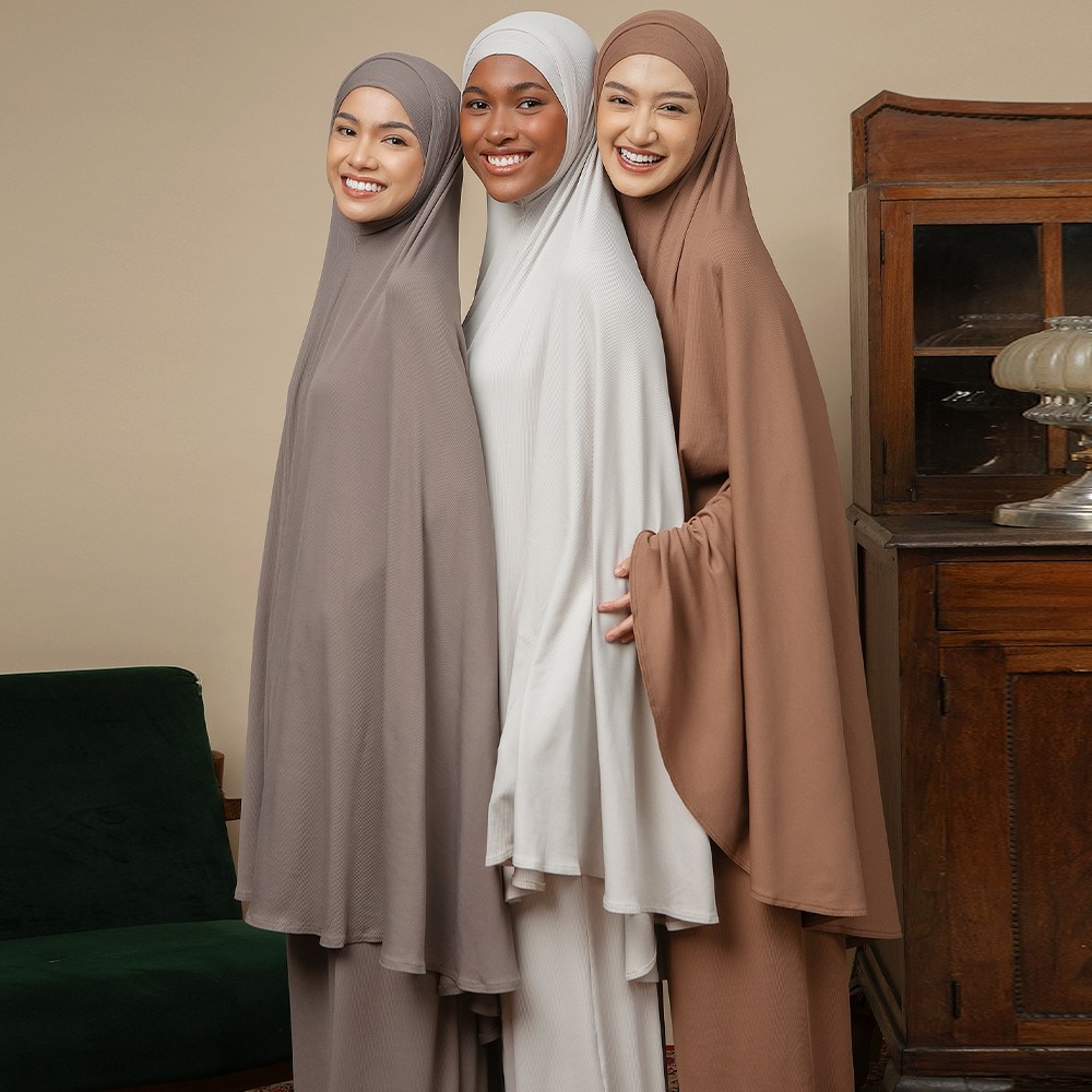 Lozy Hijab - Nanda Prayer Set (Mukena Set Polos Bahan Knit)