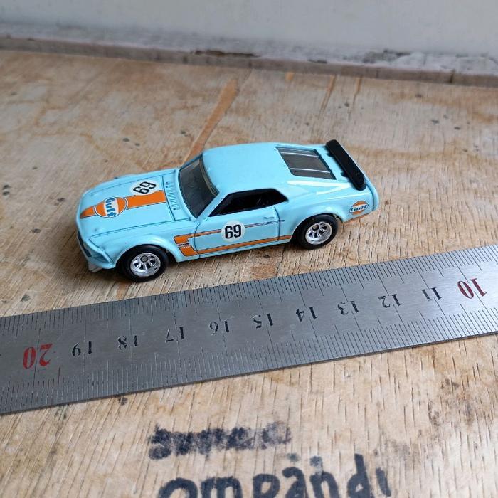 hot wheels premium ford mustang boss gulf Mainan Loose