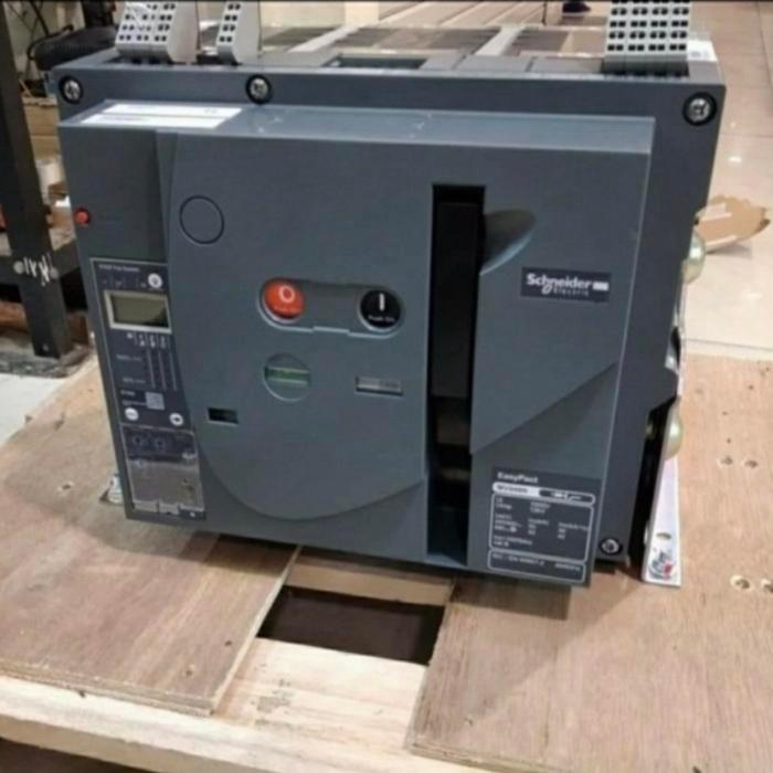 ACB Schneider MVS 3P 1000A Manual 50kA