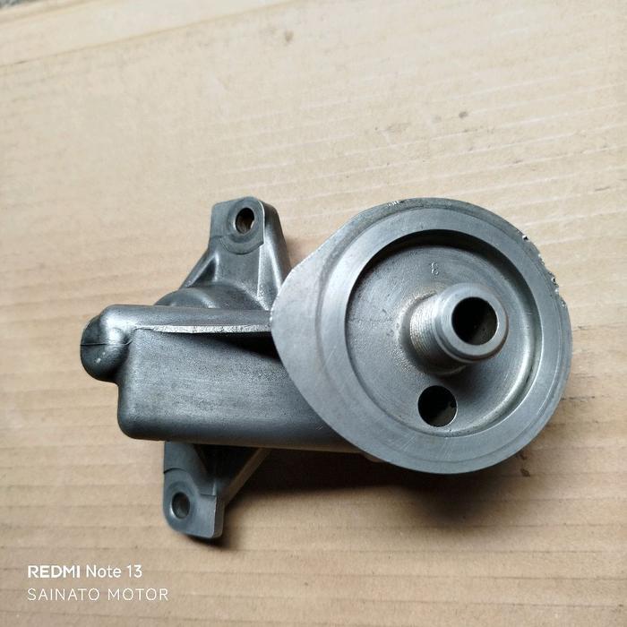 Bracket breket braket dudukan rumah filter oli oli  toyota avanza 1.3 copotan