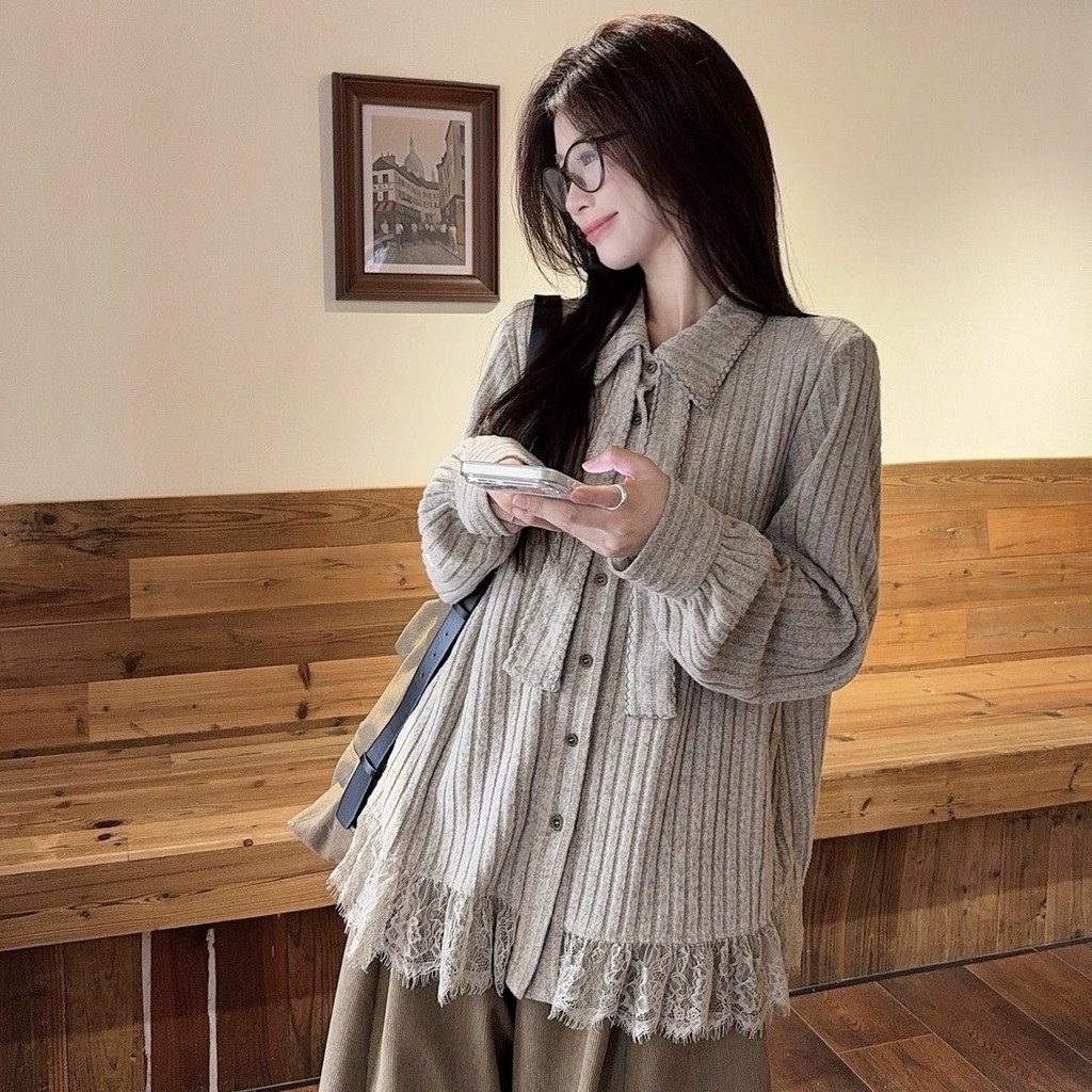 Crunchy Brulee Baju Kemeja Rajut Lengan Panjang Gaya Korea Retro Paduan Renda Longgar Unik Berdesain