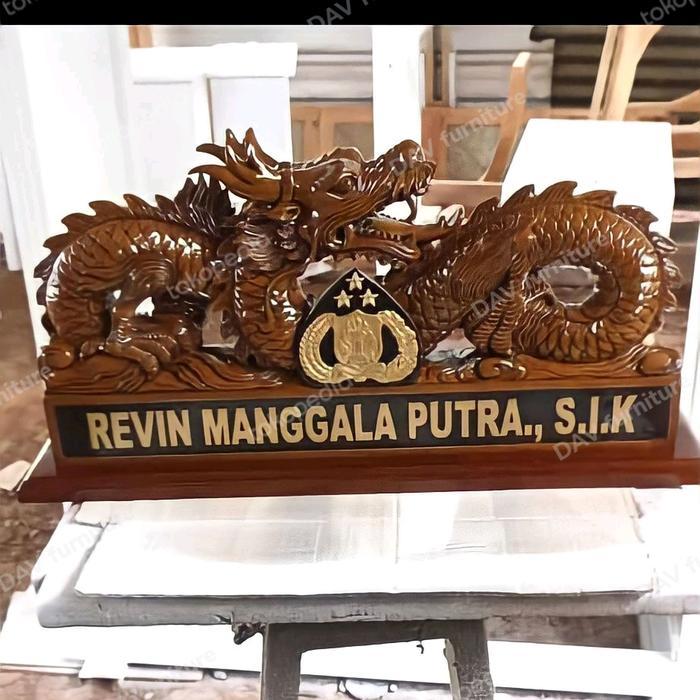 papan nama ukir naga