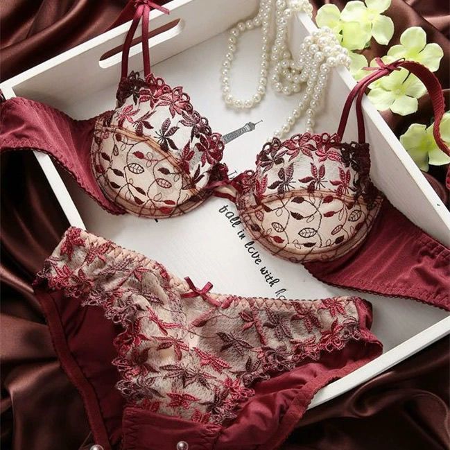 [Yunrouju]Ultra tipis seksi vintage bordir pakaian dalam tanpa spons ringan baja lembut bra
