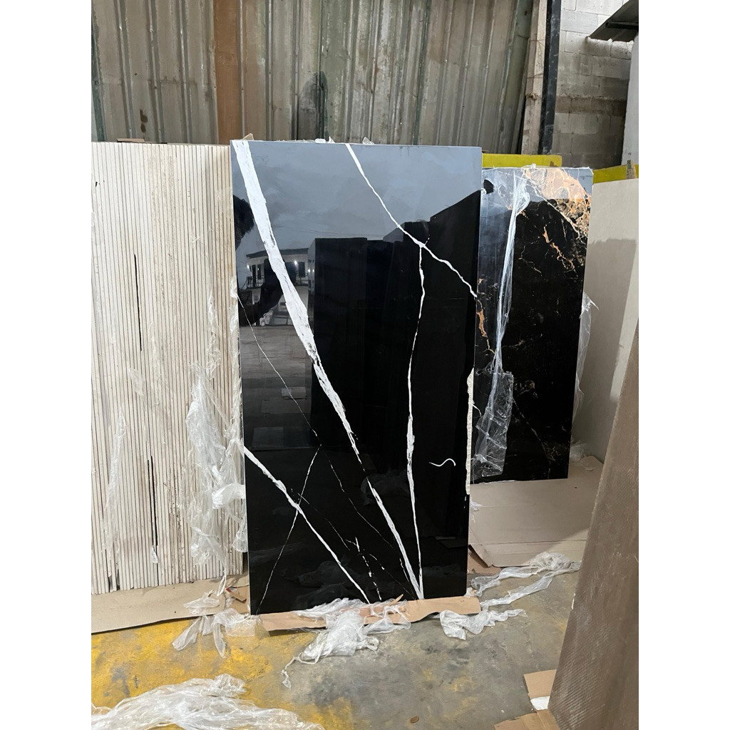 GRANIT LANTAI 60x120 HITAM MOTIF MARMER GLOSSY