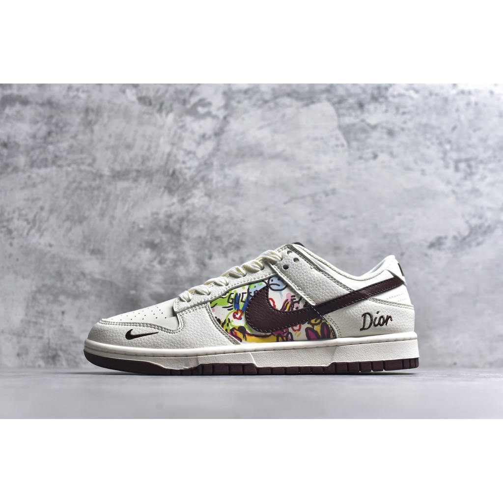 N1K3 SB Dunk Low "D1OR co-branded - grafiti beras anggur merah kait" sepatu kasual low-top kelas ata