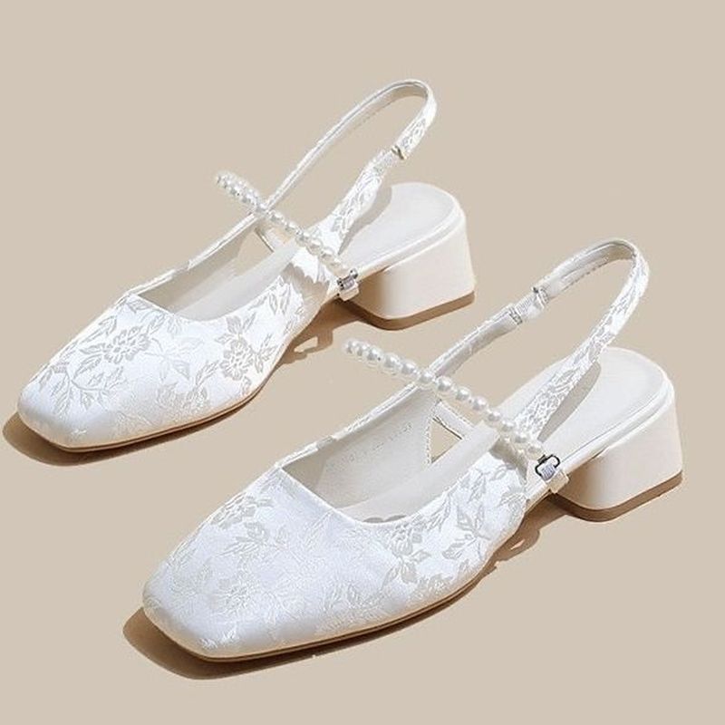 Sandal wanita model Cina dengan ujung sepatu berhias mutiara, sepatu hak tebal berujung persegi, sep