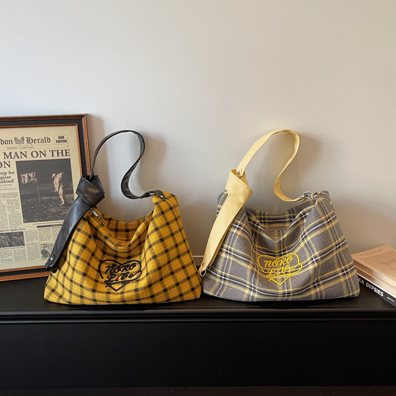 Tas kain baru untuk wanita Korea, tas kotak-kotak, tas ransel kasual berkapasitas besar, tas bahu se