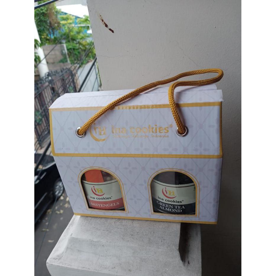 Promo INA Cookies Hampers Jar Kaca isi 3 / Parcel kue kering box exclusive - isi 2 toples
