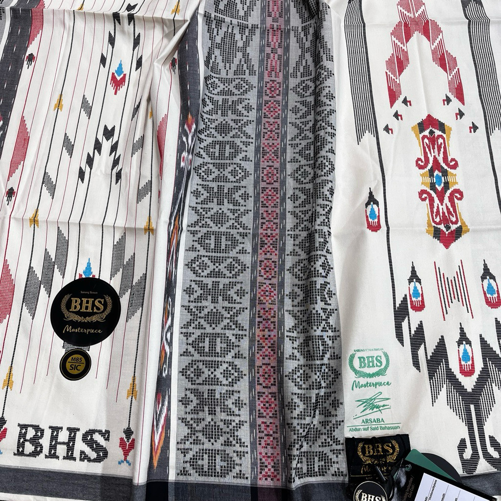 SARUNG BHS MASTERPIECE GOLD M85 SIC 3 PUTIH