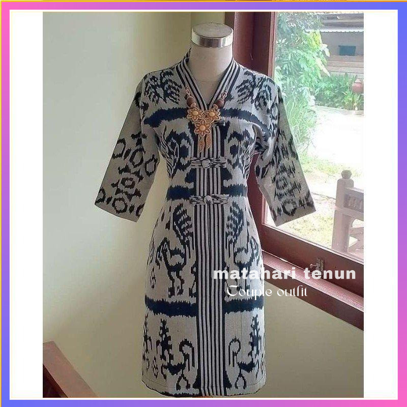 Setelan Wanita Kain Tenun dengan Atasan Kemeja dan Celana Panjang Hitam Matahari Tenun